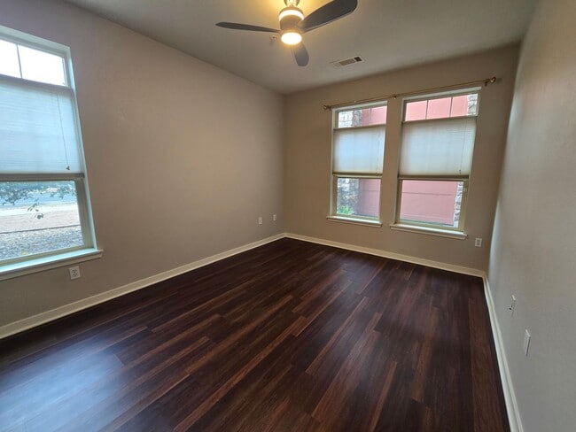 Photo - Immaculate Two Bedroom Condo With Large Patio For Rent At Vantage Point Unit 114