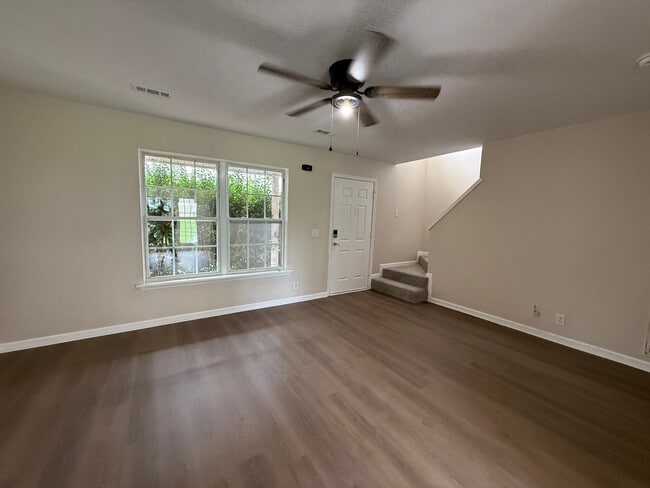 Photo - 1240 Shannon Ln