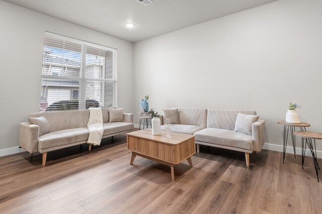 Photo - 350 High Point Dr