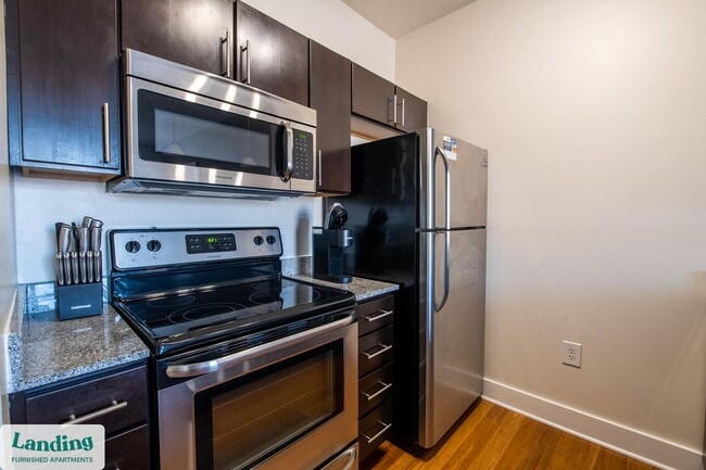 Building Photo - 1820 E Broad St Rental