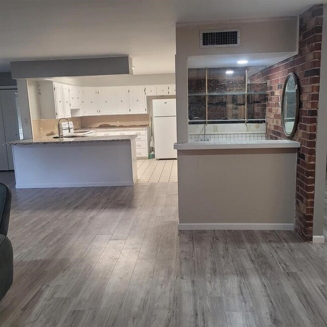 Photo - 3106 Oakmont Dr