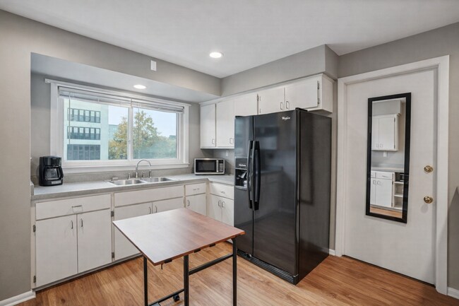 Photo - 1679 N Cass St Unit 1681 N Cass ST Apt #4