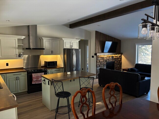 Photo - 34 Bancroft Ridge Dr