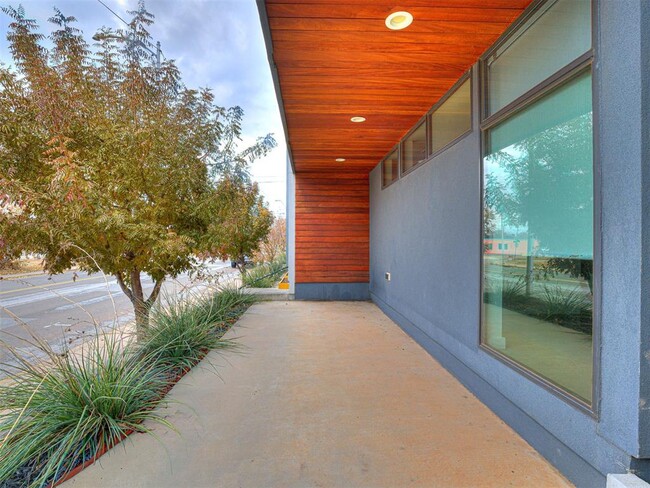 Photo - 825 NW 6th St