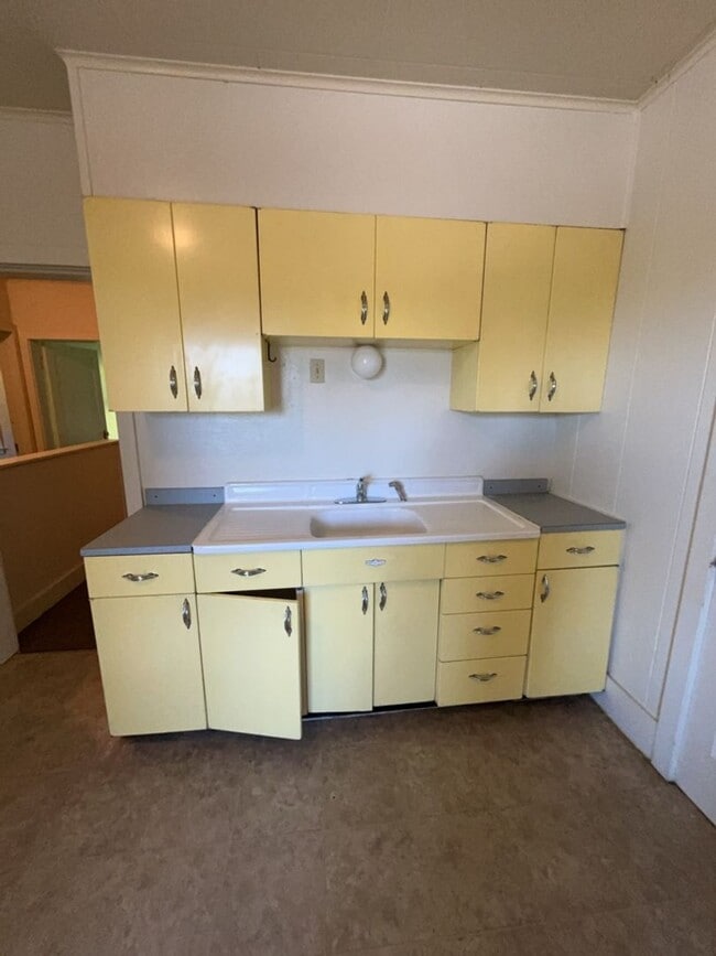 Photo - 7 Bedroom 3 Bath Home for Rent this Summer!