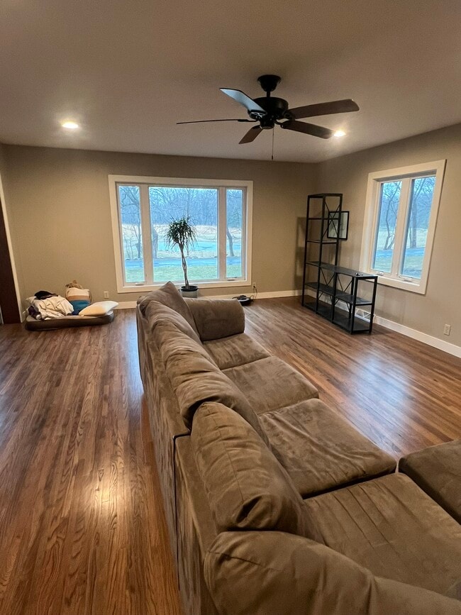 Sala de estar - 340 Chapman Rd