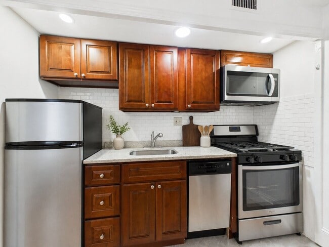 1534 Mt Vernon St Unit 2R