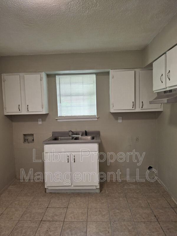 Photo - 753 Kings Alley