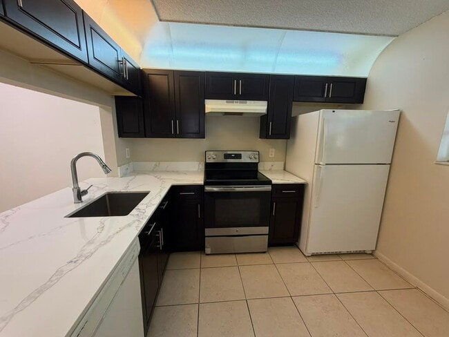 Photo - 10393 NW 8th St Unidad APT 201