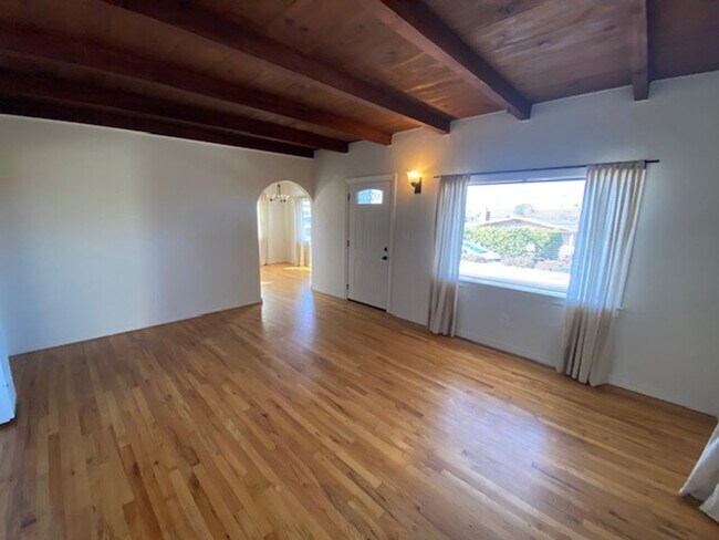 Photo - 1274 Waring St