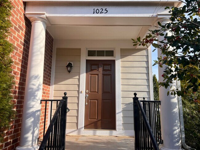 Photo - 1025 Farrow Dr