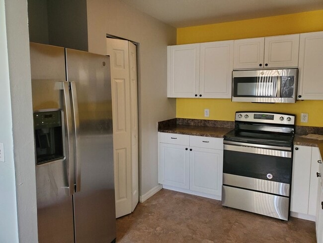 Photo - 4275 Woodside Ave