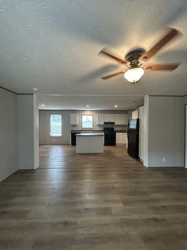 Photo - 206 Angel Ct