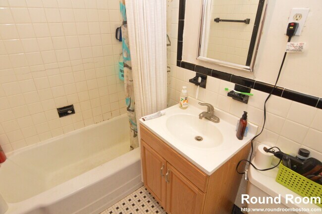 Photo - 847 Beacon St Unit 2