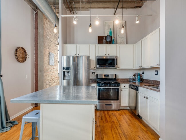 Photo - 1735 N Paulina St