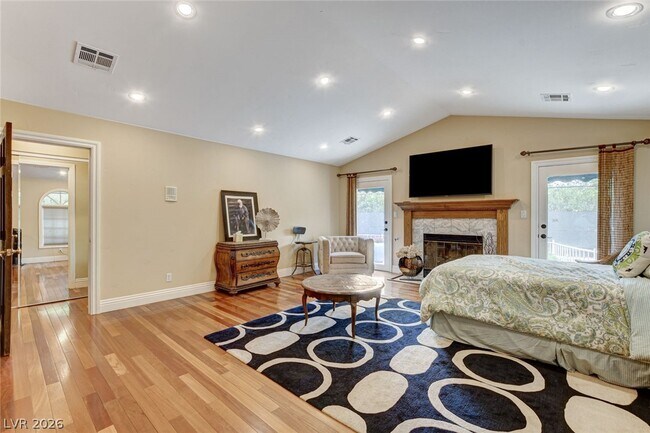 Building Photo - 7001 Alamitos Cir