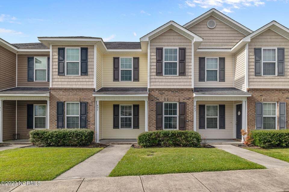 Photo - 405 Falls Cove