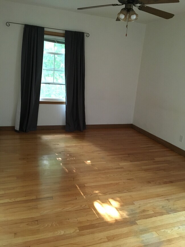 1212 Erin St Unit 1212 Erin St. Apt B