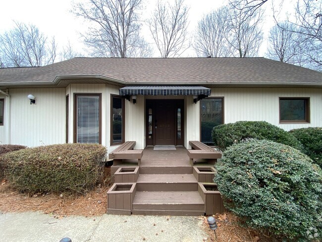 Building Photo - 2712 Merry Oaks Trail Rental