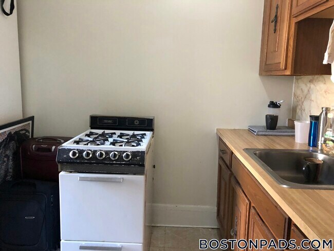 Photo - 349 Pleasant St Unidad C-4