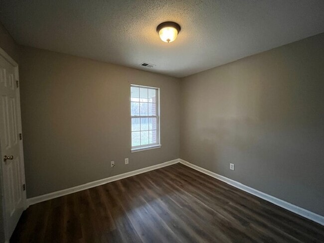 Photo - Renovated 3 Bedroom 3 Bath Townhome for Rent!