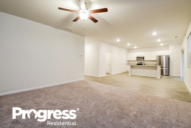 Photo - 211 Hamilton Pointe Dr