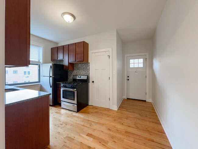 Photo - 1322 Oak Ave Unit G4