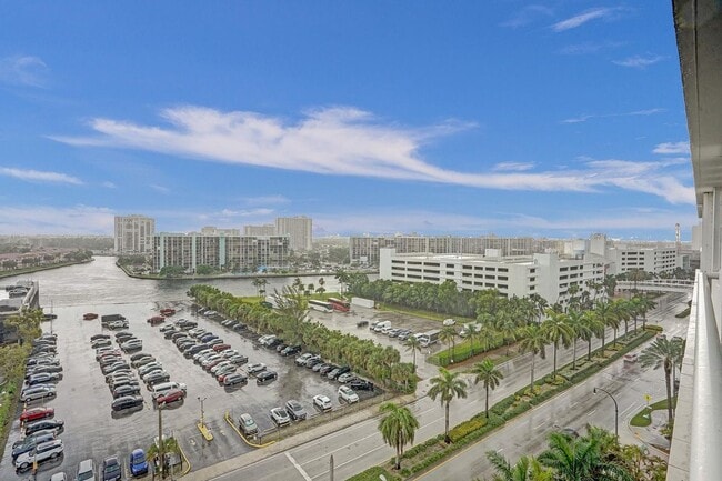 Photo - 3725 S Ocean Dr Unidad apt 1124