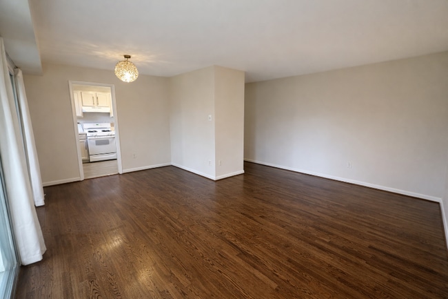 Photo - 10507 Weymouth St Unit 102