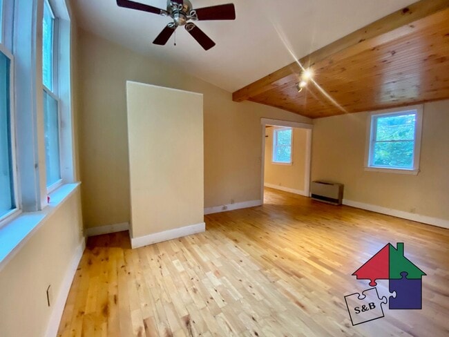 Photo - 18 Hubbard St Unidad #3