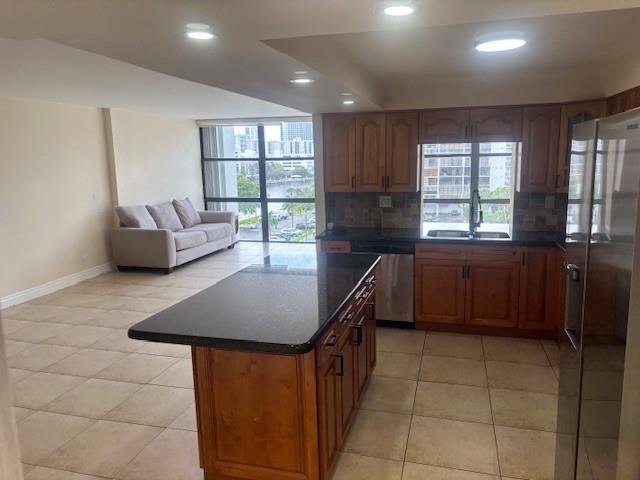 Photo - 800 Parkview Dr Unit 714