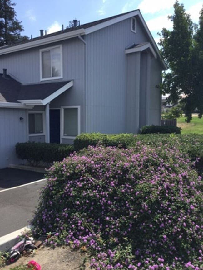 Building Photo - NOW LEASING !! THIS ONE WON'T LAST!! Unit 160 Tammy Cir Rental