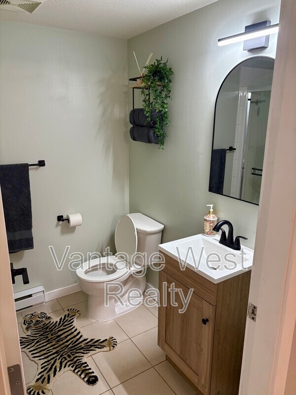 Photo - 571-571 Yates Rd