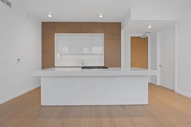 Photo - 313 W 17th St Unit 2106