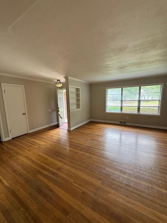 Building Photo - 2801 20th St Rental