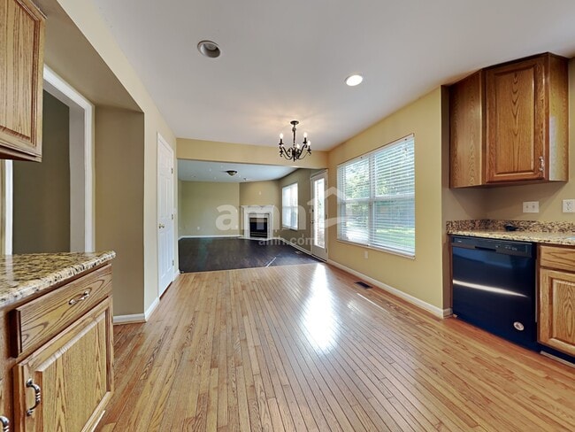 Photo - 823 Wingate Dr