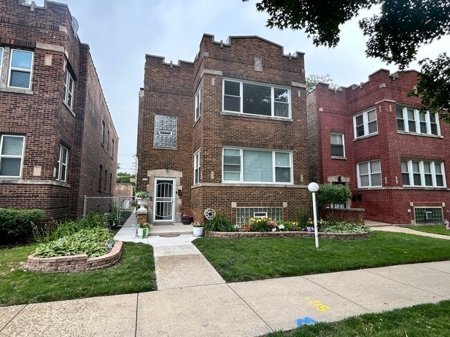 Building Photo - 7546 S Wentworth Ave