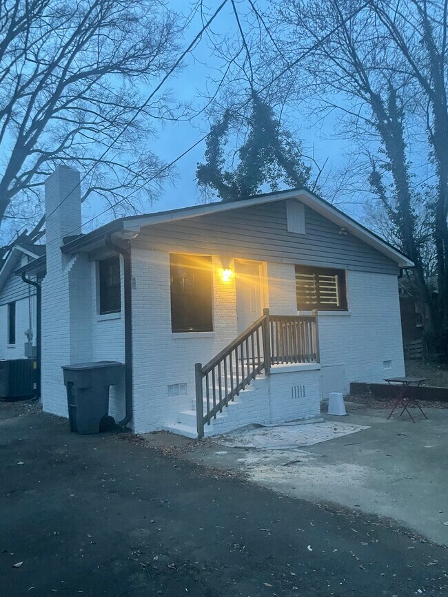Photo - 4220 Blackwood Ave House
