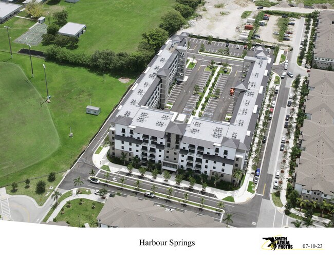 Harbour Springs Apartments Naranja, FL
