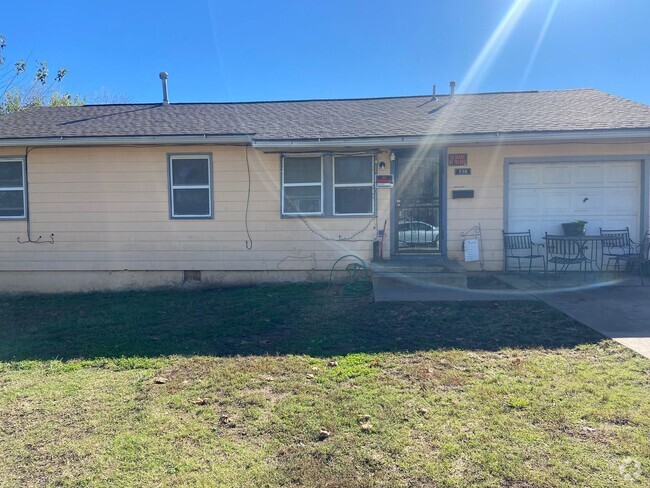 Building Photo - 3-Bedroom Home in a Peaceful Neighborhood