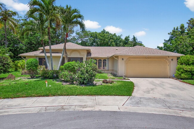 Photo - 2925 Riviera Dr