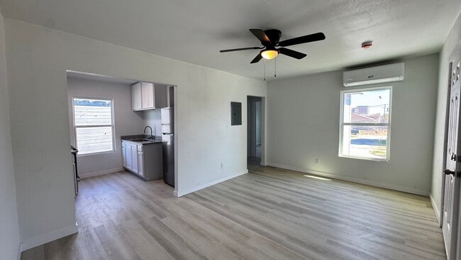 Photo - 2BD UPSTAIRS APARTMENT WITH WATER PAID!!
