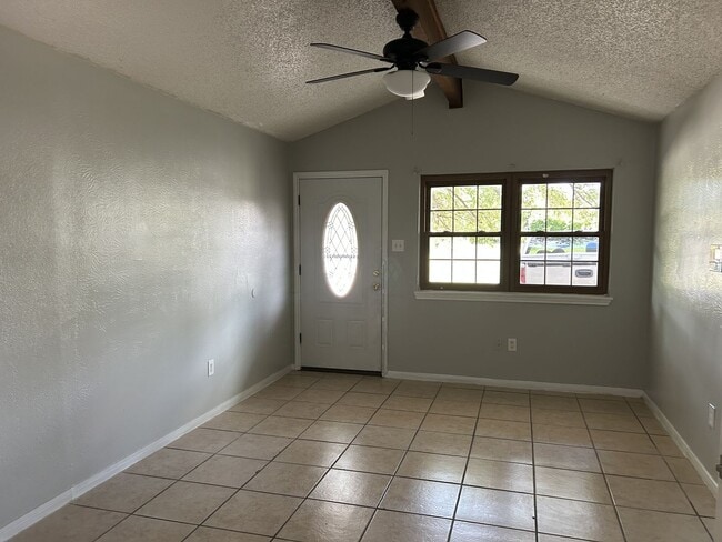 919 Marilyn Dr