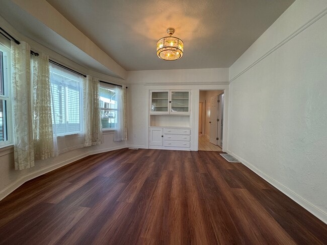 Photo - 1537 Pacific Ave