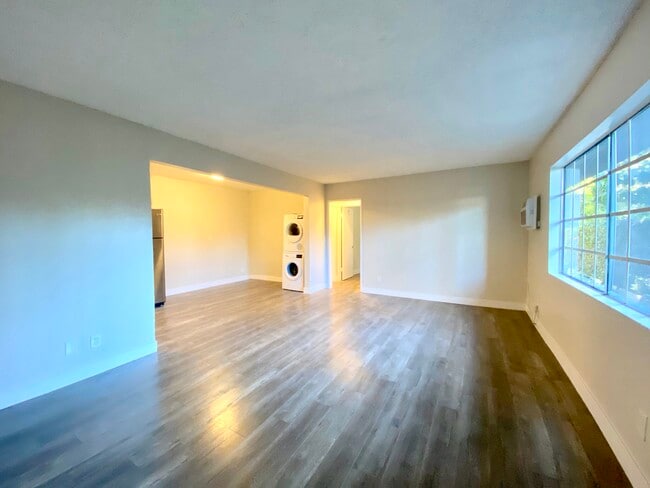 Photo - The Carlton Apartments