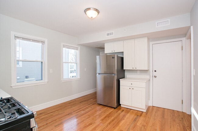 2149 Dorchester Ave Unit 4
