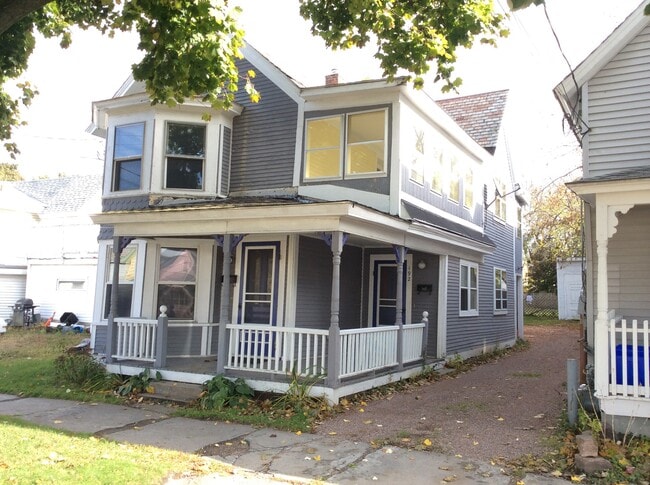 Building Photo - 192 Park St Unit 1