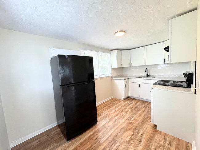 Photo - 218 Canady St