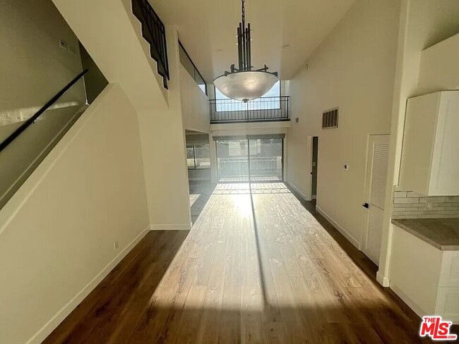 Photo - 390 S Sepulveda Blvd Unit A