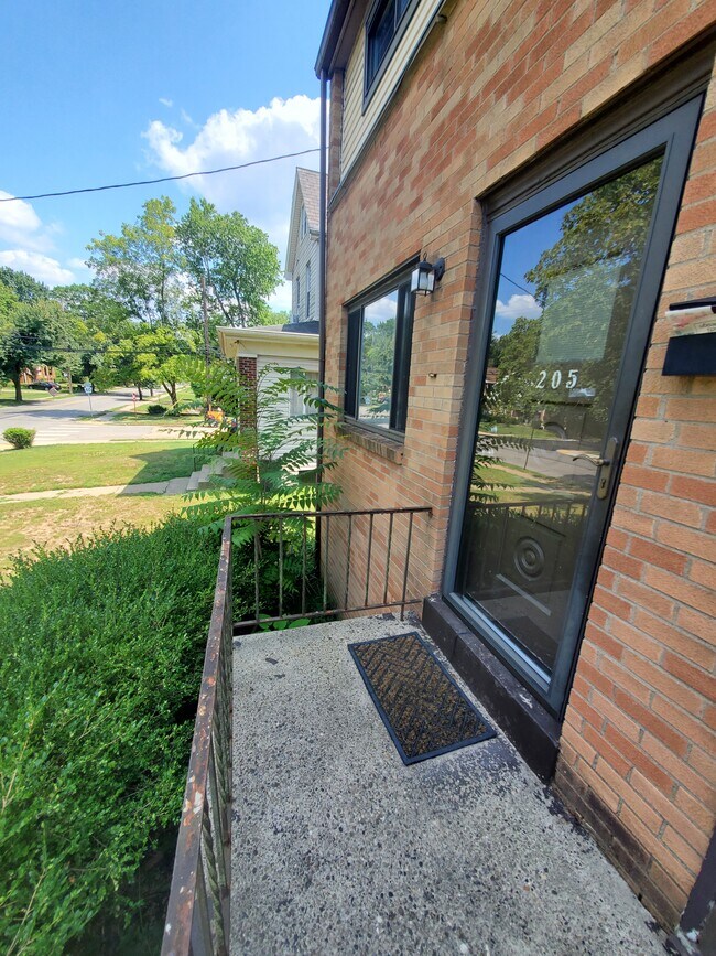 Photo - 205 W Steuben St